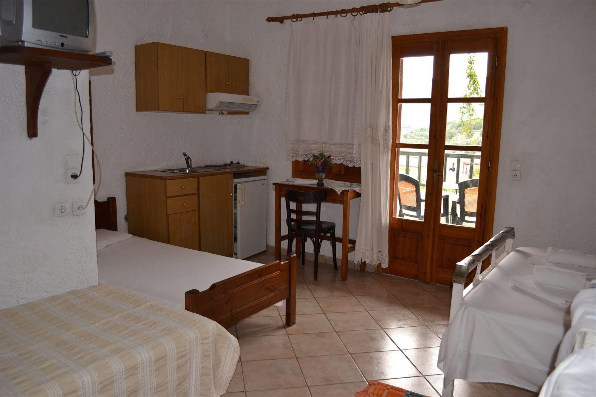 Keramos Hotel Zaros Exterior photo